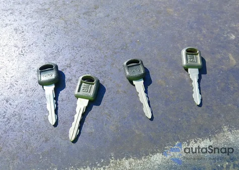 2000 Chevrolet Tahoe Z71 from USA, damaged, VIN 1GNEK13R9YR172252